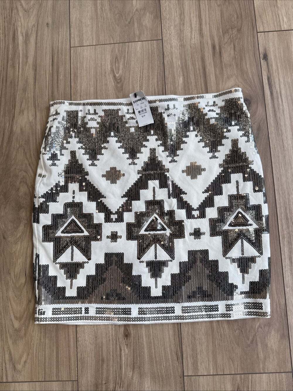 NWT Women Express Sequined Mini Skirt Sz S Lined White Silver Aztec Boho